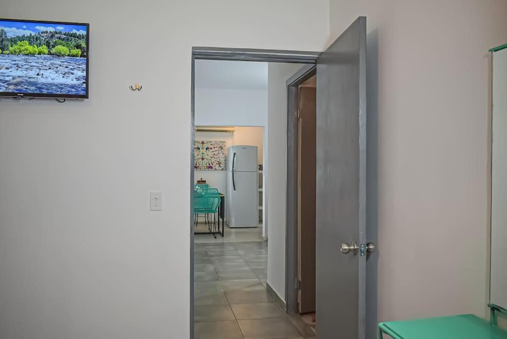 Downtown Beautiful 2Br Apartment Blocks From Beach #5 ラパス エクステリア 写真